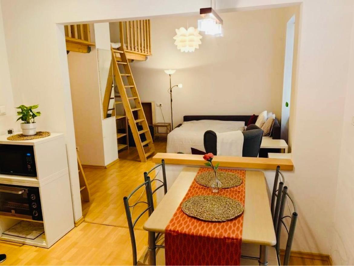 Downtown Apartment Bianca บราติสลาวา ภายนอก รูปภาพ